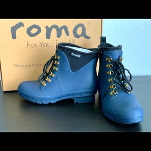 Women’s Navy Bootie